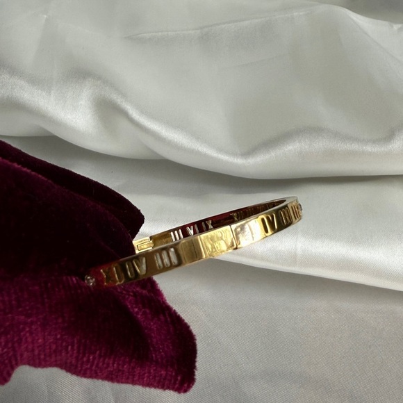 Best bracelet
Stainless steel
Luxury
Roman Numeral Bracelet - Picture 10 of 13